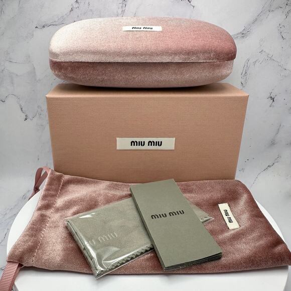 New MIU MIU Sunglasses - Picture 12 of 16